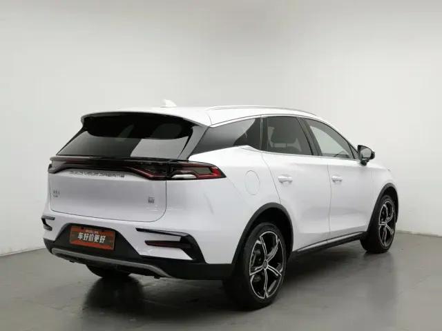BYD Tang — Фото автомобиля 2