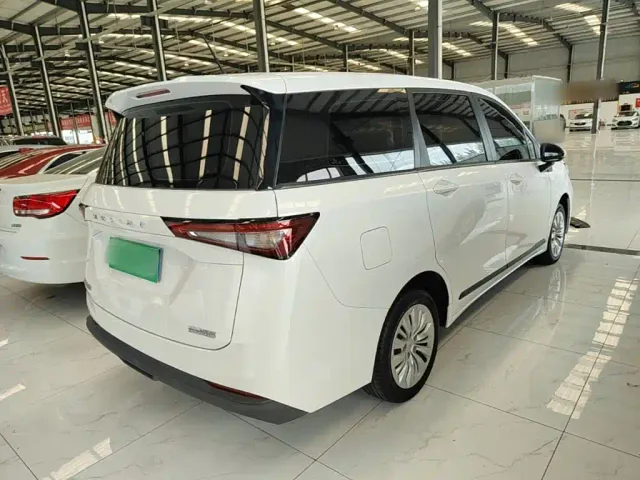 Wuling Motors Wuling Jiachen 2022 1.5L Manual Joy Elite — Фото автомобиля 6