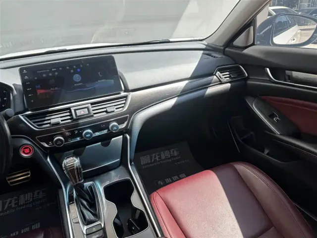 Honda Accord — Фото автомобиля 6