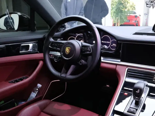 Porsche Panamera — Фото автомобиля 12