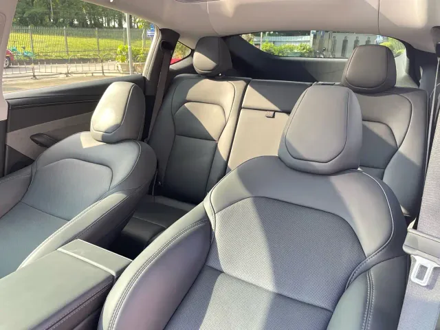 Tesla Model Y — Фото автомобиля 18