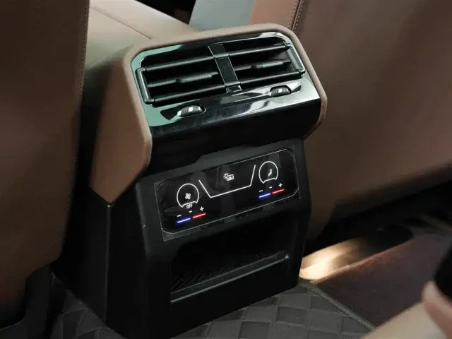BMW 5 Series — Фото автомобиля 16