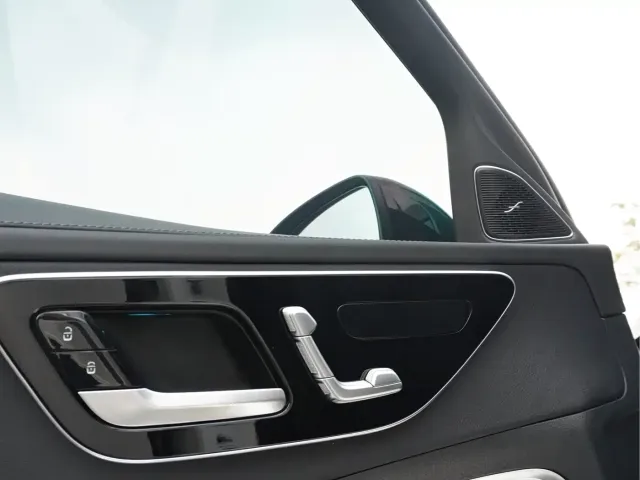 Mercedes-Benz C-Class — Фото автомобиля 5
