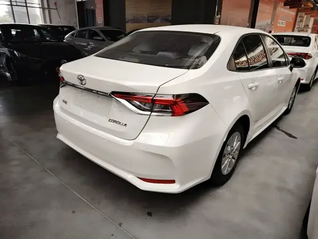 Toyota Corolla — Фото автомобиля 6