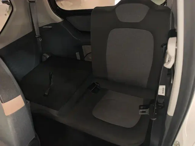 Wuling Hongguang Mini EV — Фото автомобиля 16