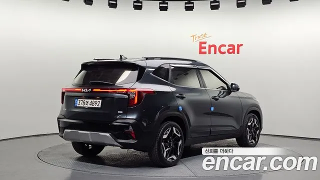 Kia Seltos Новый Seltos Бензин 1.6 Turbo 4WD — Фото автомобиля 2