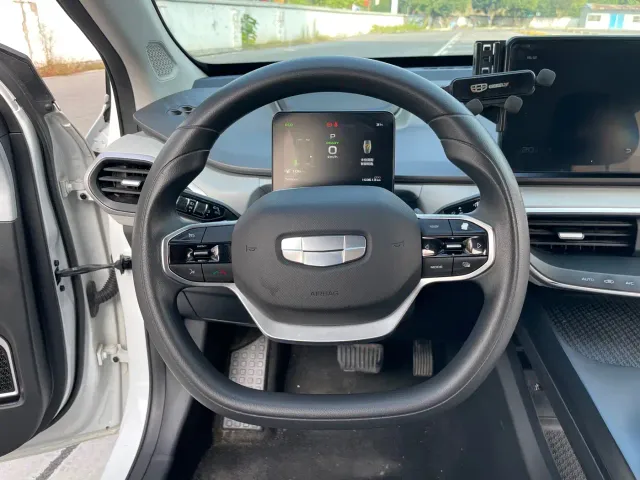 Geely Geometry A — Фото автомобиля 12