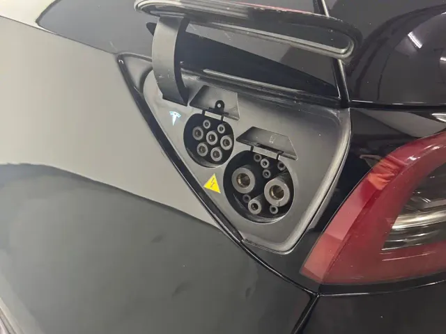 Tesla Model Y — Фото автомобиля 29