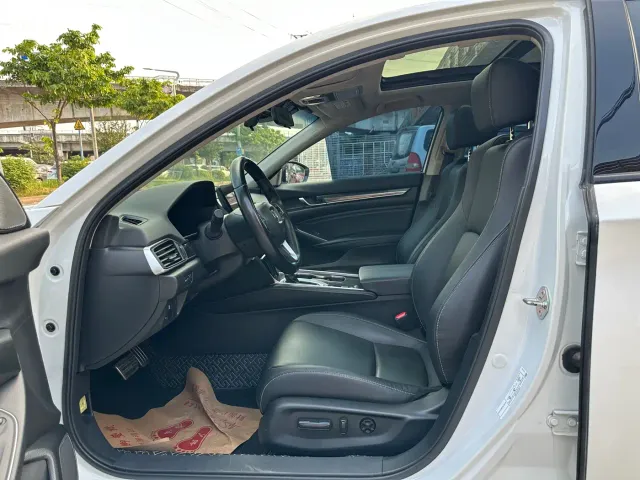 Honda Accord — Фото автомобиля 4