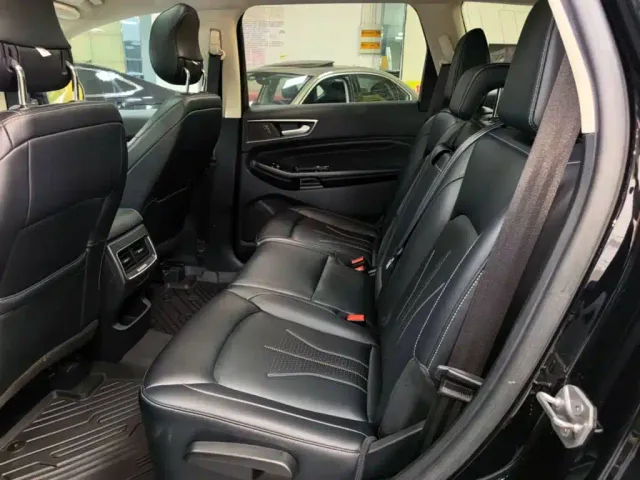 Ford Edge — Фото автомобиля 16