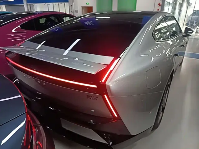 Xpeng P7 — Фото автомобиля 5