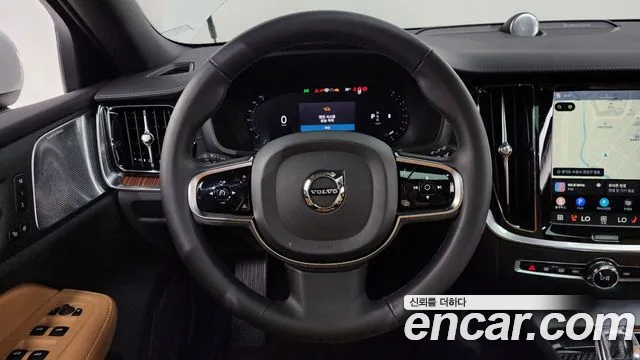 Volvo V60 — Фото автомобиля 18