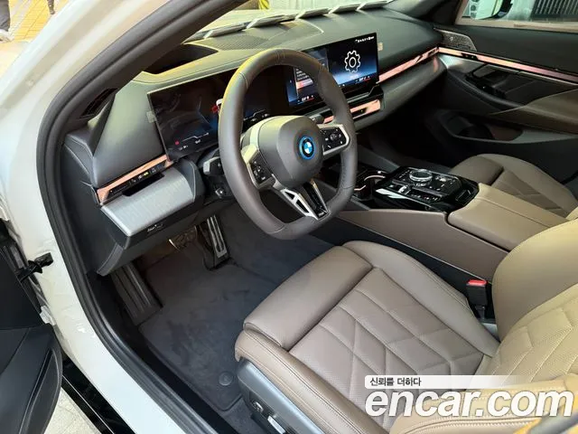 BMW i5 G60 — Фото автомобиля 7
