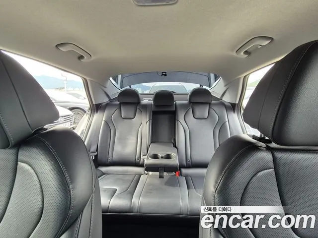 Hyundai Avante CN7 — Фото автомобиля 20
