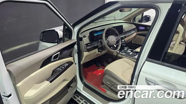 Kia Carnival Generation 4 — Фото автомобиля 11