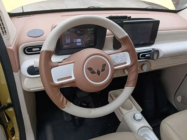 Wuling Hongguang Mini EV — Фото автомобиля 10