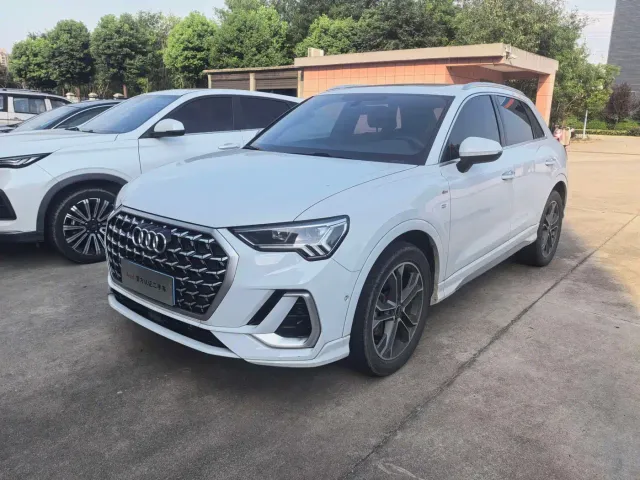 Фотография автомобиля — Audi Q3