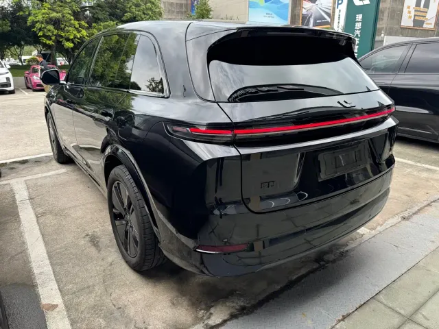Li Auto L7 — Фото автомобиля 8
