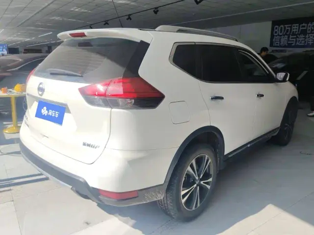 Nissan X-Trail — Фото автомобиля 3