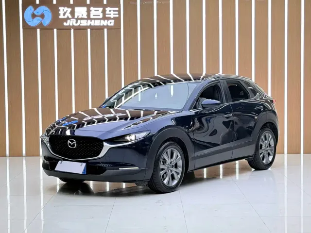 Фотография автомобиля — Mazda CX-30