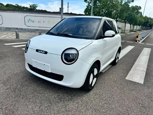 Фотография автомобиля — Changan Lumin