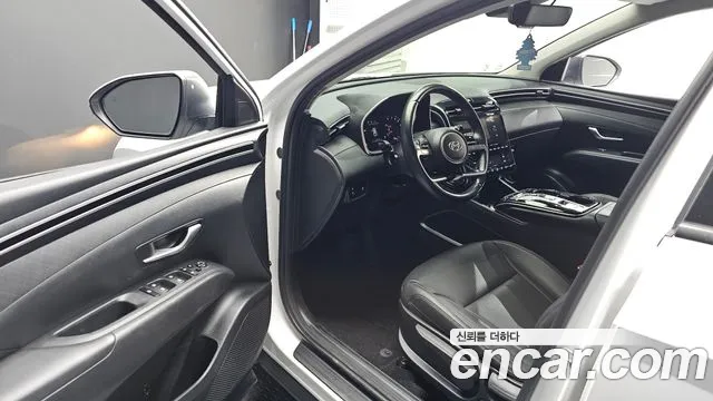 Hyundai Tucson Tucson (NX4) Бензин 1.6 турбо 2WD — Фото автомобиля 10