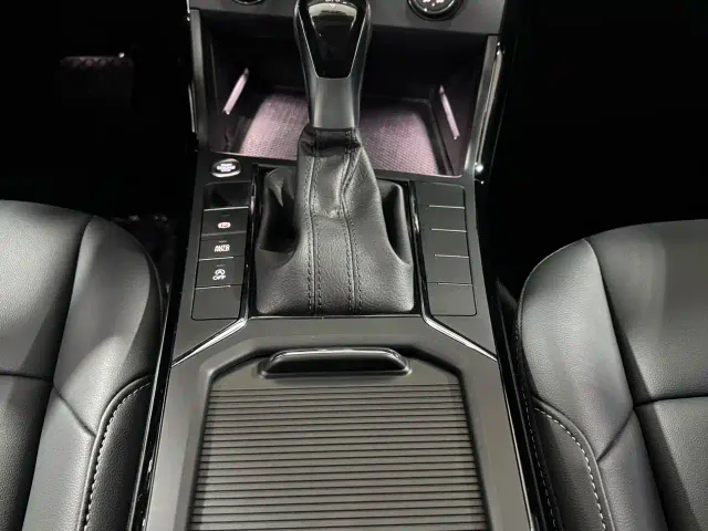 Volkswagen Passat — Фото автомобиля 15