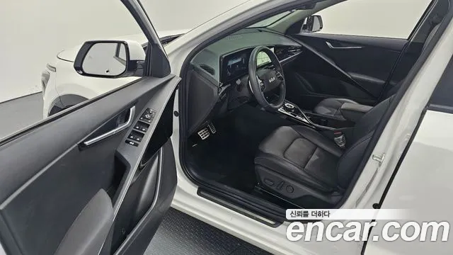 Kia Niro The All New Niro Signature — Фото автомобиля 10