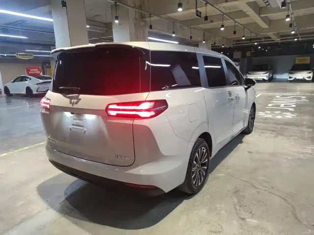 Wuling Starlight 730 — Фото автомобиля 6
