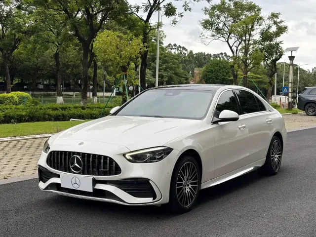 Фотография автомобиля — Mercedes-Benz C-Class