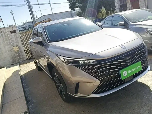 Roewe RX5 — Фото автомобиля 3