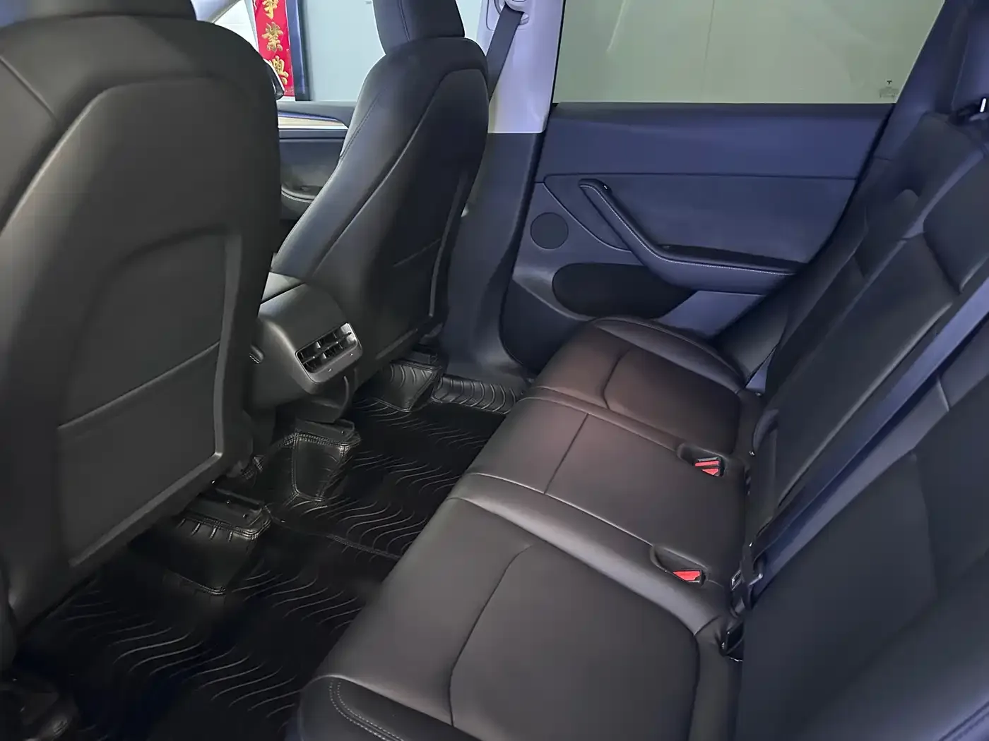 Tesla Model Y 2022 Rear-Wheel Drive Version — Фото автомобиля 5