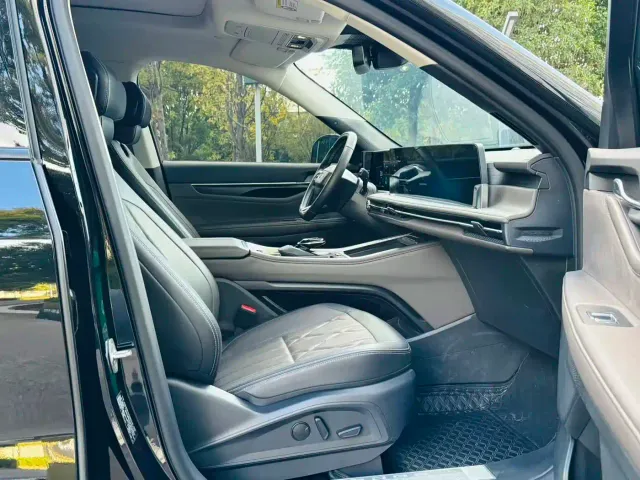 Ford Edge — Фото автомобиля 8