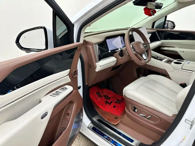 BYD Xia — Фото автомобиля 5