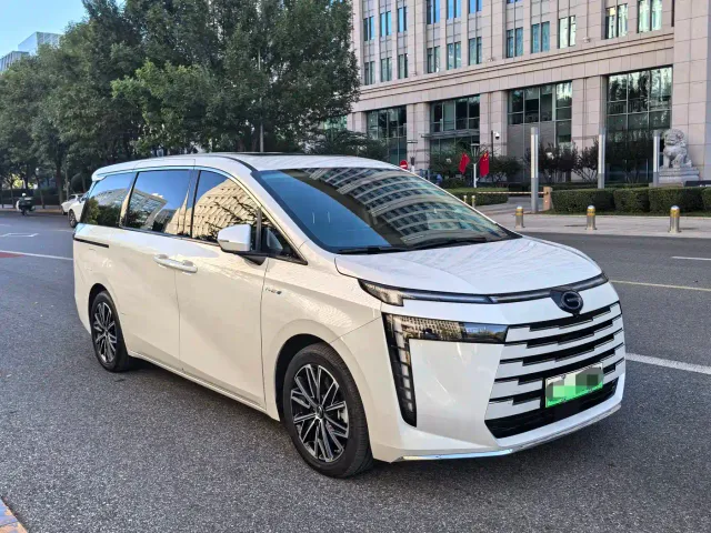GAC Trumpchi E8 — Фото автомобиля 7