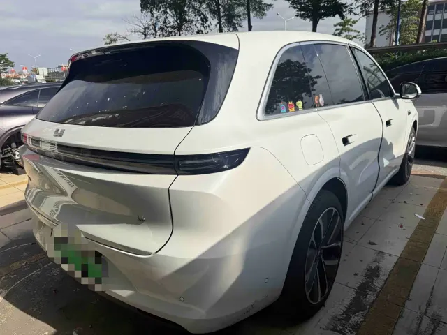Li Auto L6 — Фото автомобиля 5