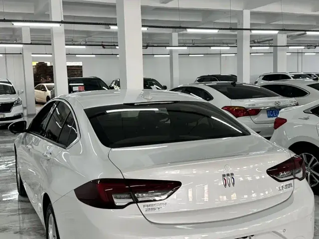 Buick Regal — Фото автомобиля 8