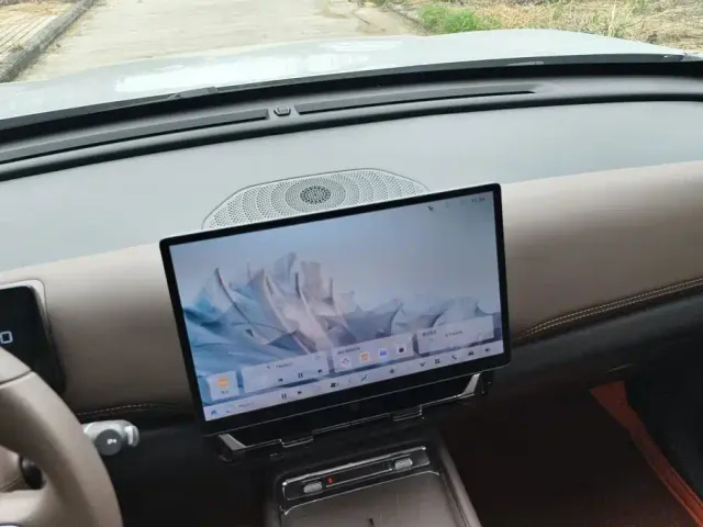 Wuling Starlight 560 — Фото автомобиля 13