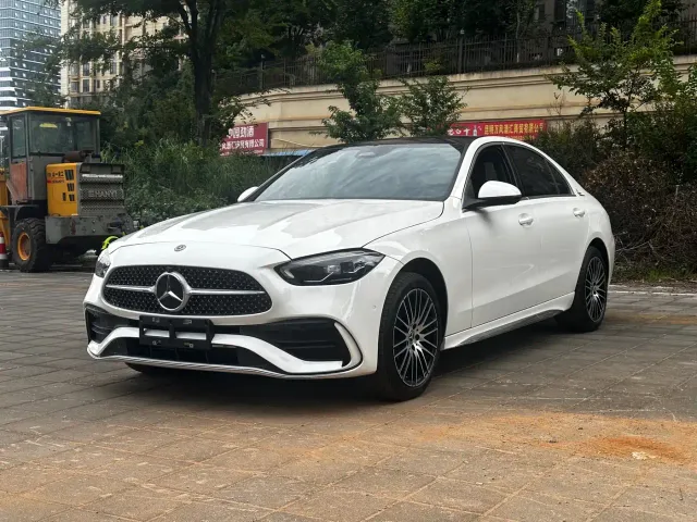 Фотография автомобиля — Mercedes-Benz C-Class
