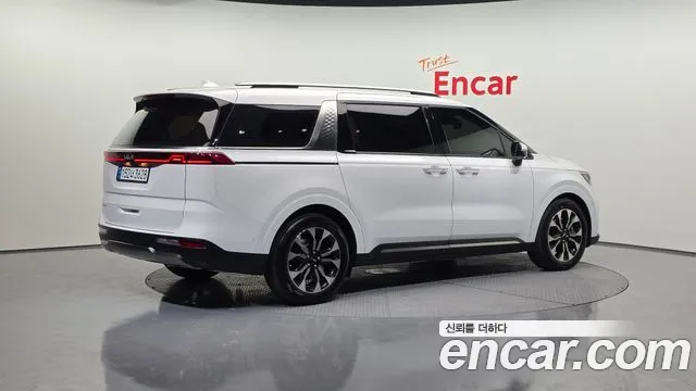 Kia Canival Carnival 4 поколение Дизель 7 мест Signature — Фото автомобиля 2