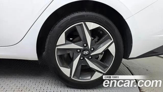 Hyundai AVANTE — Фото автомобиля 19
