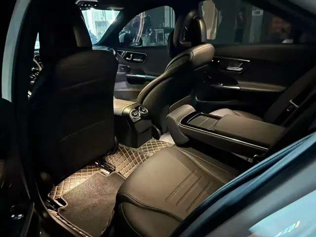 Mercedes-Benz C-Class — Фото автомобиля 9