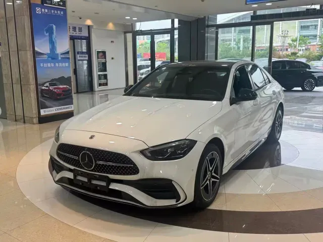 Фотография автомобиля — Mercedes-Benz C-Class