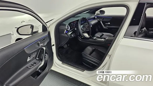 Mercedes-Benz A-Class — Фото автомобиля 11