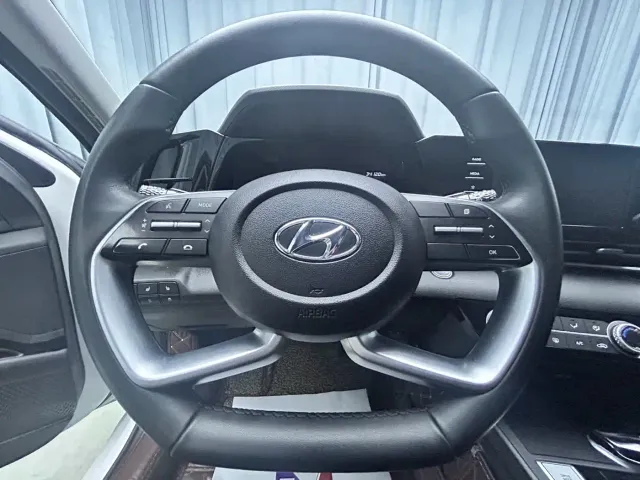 Hyundai Elantra — Фото автомобиля 6