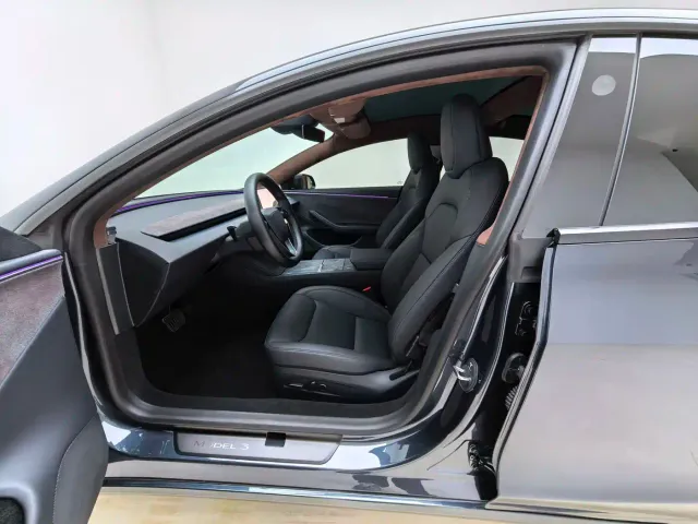 Tesla Model 3 — Фото автомобиля 7