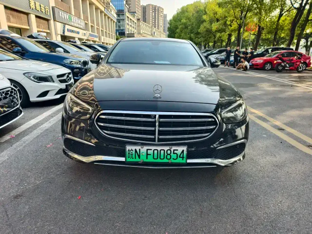 Mercedes-Benz E-Class — Фото автомобиля 2