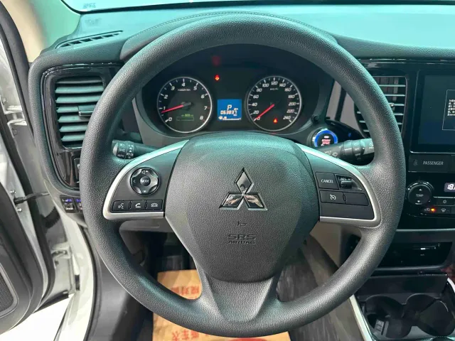 Mitsubishi Outlander — Фото автомобиля 13