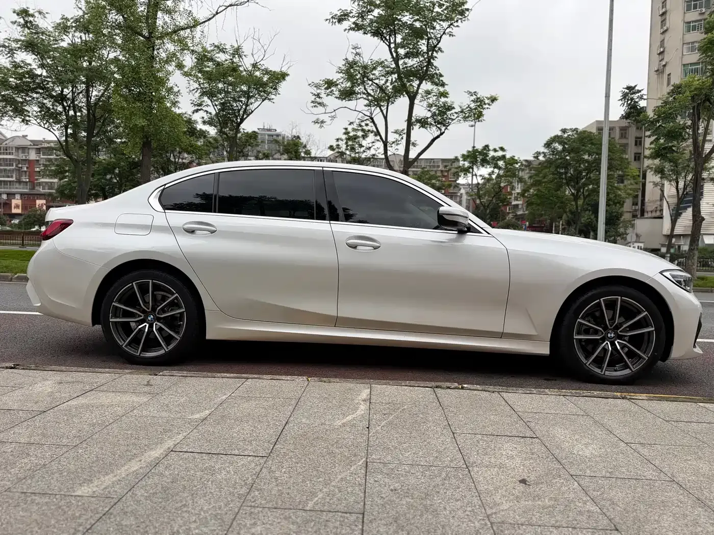 BMW BMW 3 Series 2022 320Li M Sport Package — Фото автомобиля 8