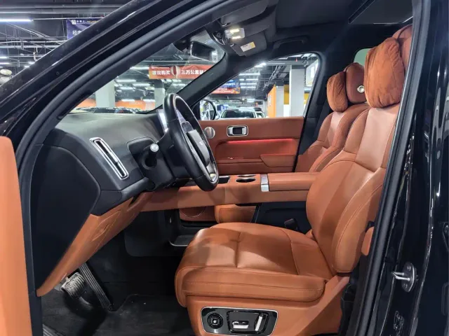 Li Auto L8 — Фото автомобиля 2